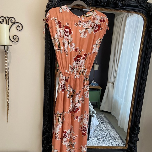 Anama floral maxi dress, with adjustable rouched shoulders - Picture 6 of 9